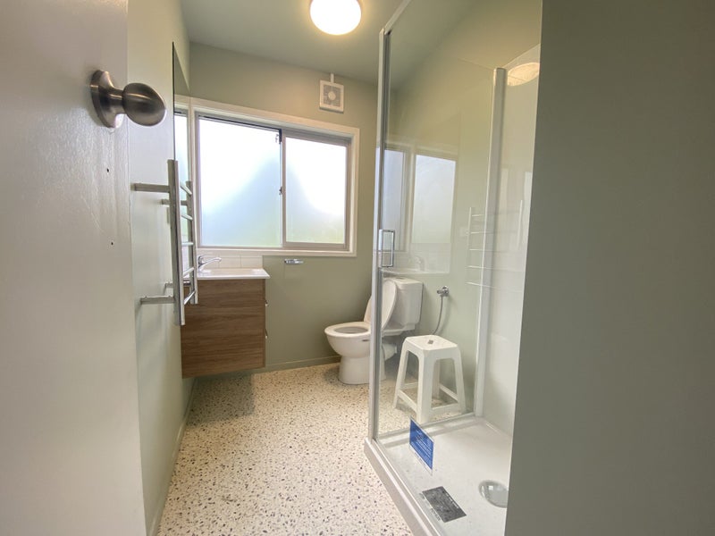 14/100 River Road, Hamilton East, Hamilton - Carousel 5