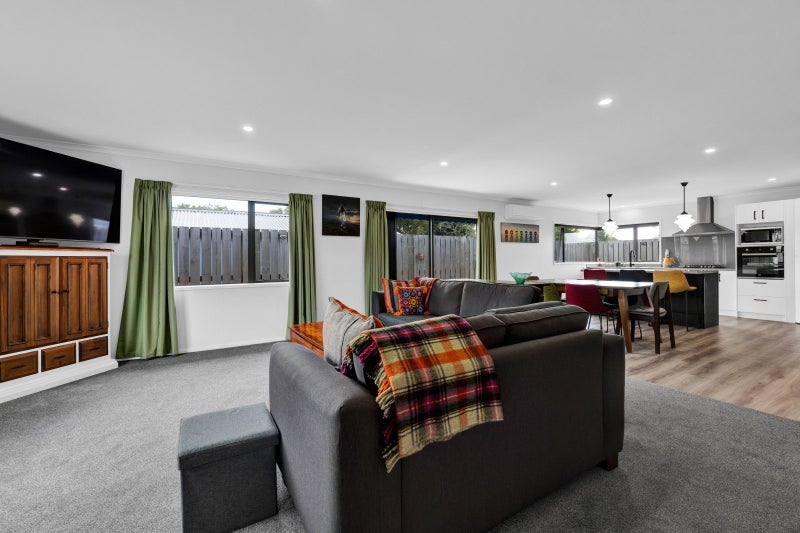 22A Juliet Street, Stratford - Carousel 2