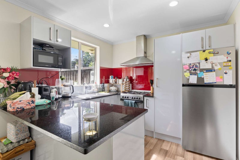 1/322 WEST COAST RD, Glen Eden, Waitakere - Carousel 1