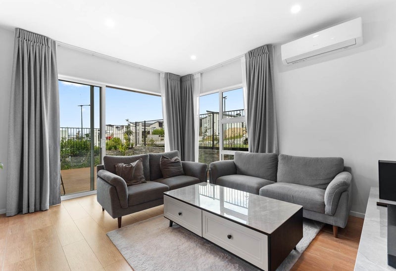 13 Morus Road, Massey, Auckland - Carousel 2