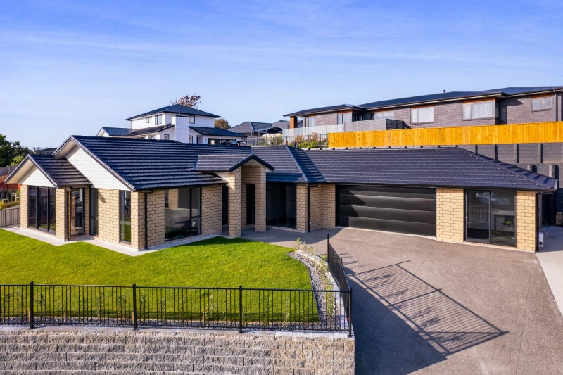 7 Francis Douglas Drive, Westown, New Plymouth - Carousel 2