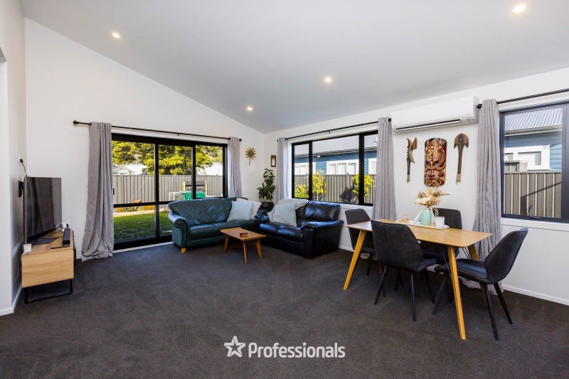 31 Castletown Street, Wallaceville, Upper Hutt - Carousel 2