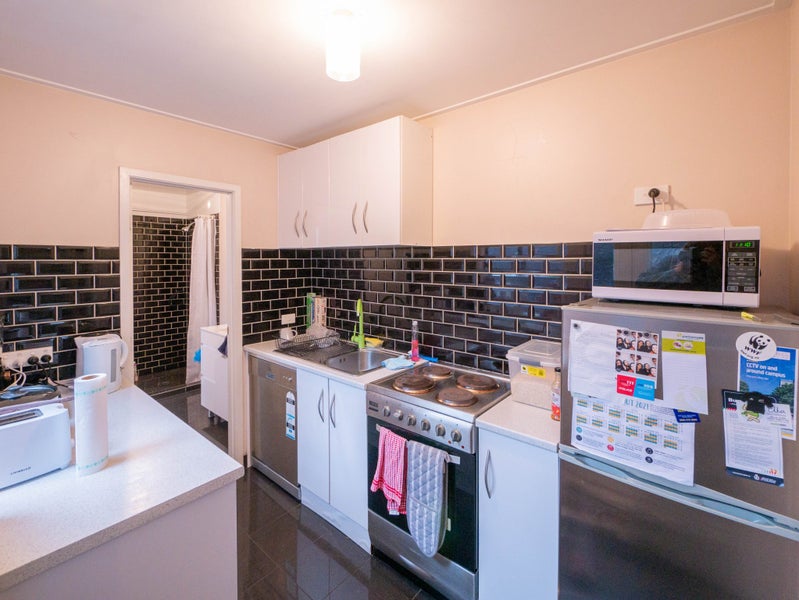 70 Dundas Street, North Dunedin, Dunedin - Carousel 2