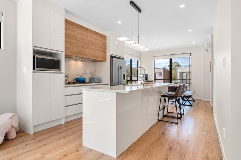 13 Waka Street, Albany Heights, Auckland - Carousel 2