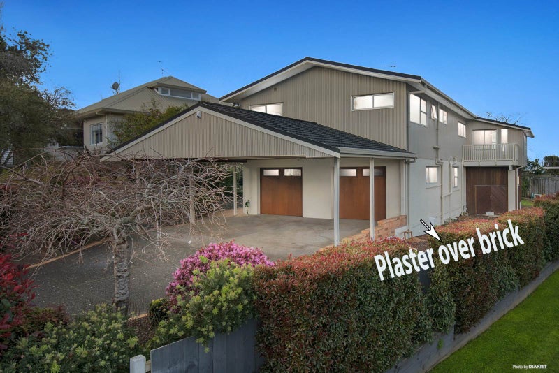 6 Asbury Crescent, Campbells Bay, Auckland - Carousel 1