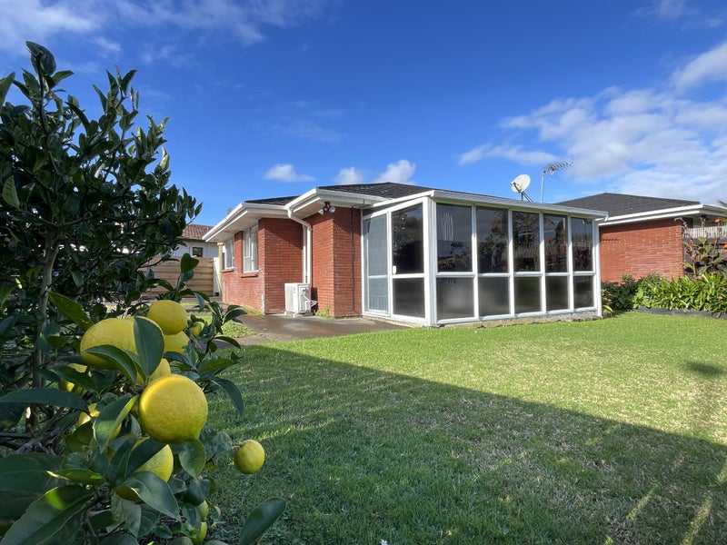 1/1 Tina Place, Sunnyhills, Auckland - Carousel 2