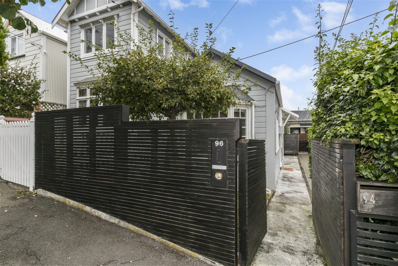 96 Elizabeth Street, Mount Victoria, Wellington - Carousel 1