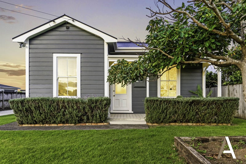 19 Crown Road, Paerata, Pukekohe - Carousel 1