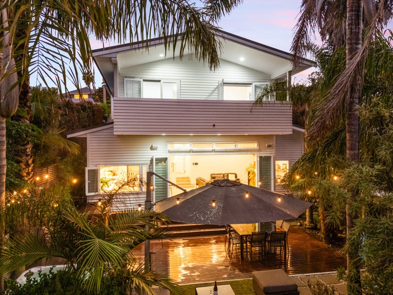 16 Braemar Road, Rothesay Bay, Auckland - Carousel 1