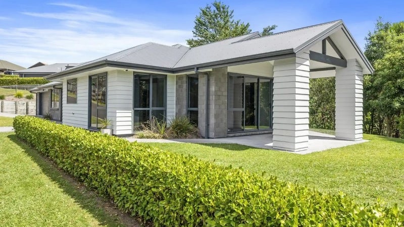 10 Hamon Place, Pukehangi, Rotorua - Carousel 1