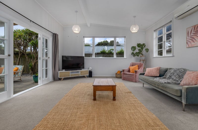 53 Tiromoana Road, Raumati South, Paraparaumu - Carousel 2