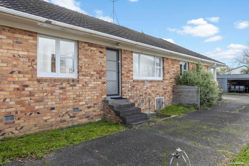 2/191 Onewa Road, Birkenhead, Auckland - Carousel 1