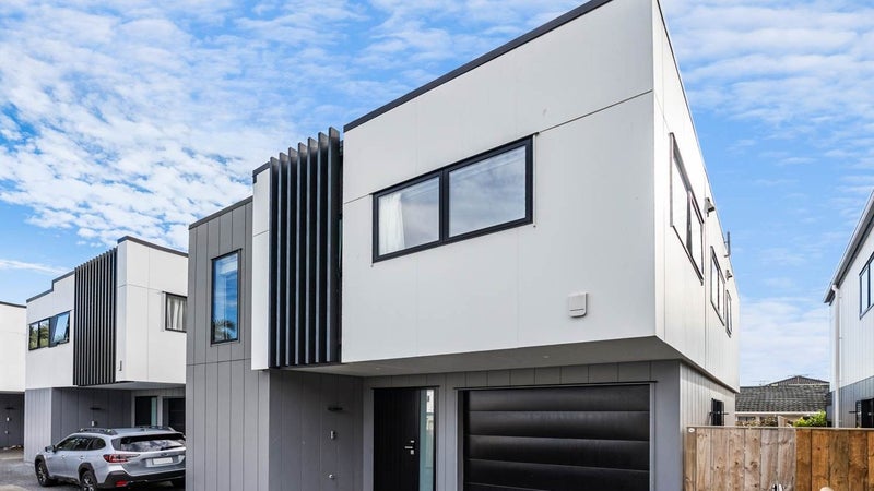 81B Hattaway Avenue, Bucklands Beach, Auckland - Carousel 1