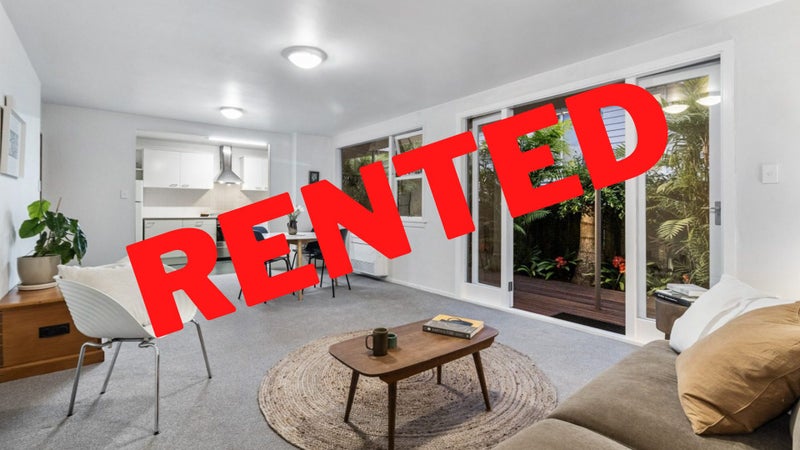 41 Old Lake Road, Narrow Neck, Auckland - Carousel 1