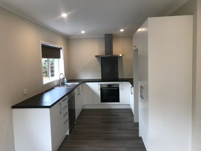 7A Warwick Place, Brookfield, Tauranga - Carousel 2