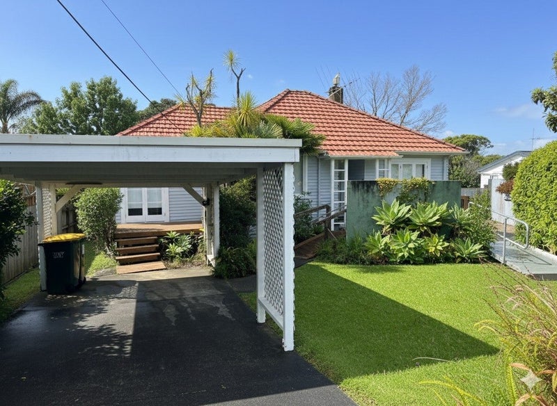29 Fraser Road, Narrow Neck, Auckland - Carousel 1