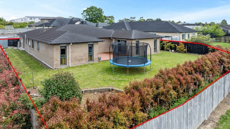 34 Cooladerry Place, Rosehill, Papakura - Carousel 1