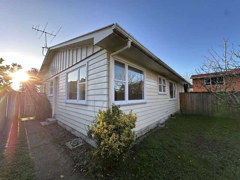 1/6 Owen Street, Belmont, Lower Hutt - Carousel 2