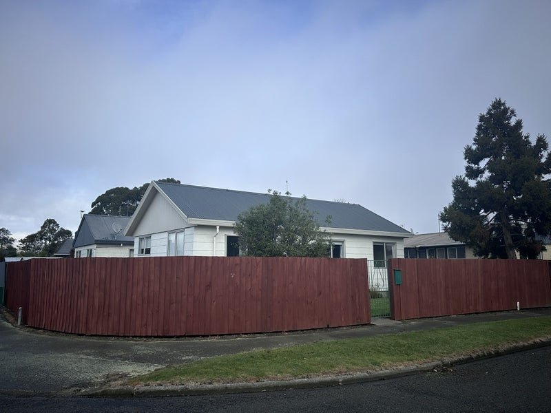 1/1 Pateke Place, Bromley, Christchurch - Carousel 1