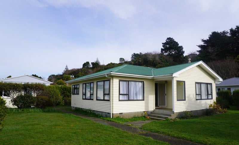 4 Mclellan Street, Tawa, Wellington - Carousel 11
