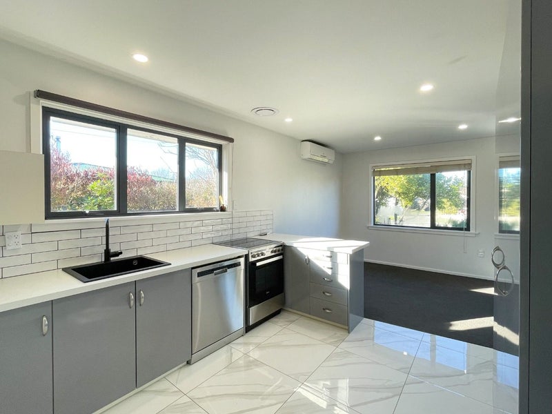 14 Vardon Crescent, Shirley, Christchurch - Carousel 2