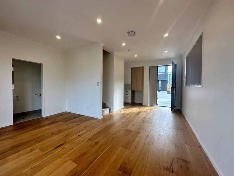 1/31 Mahalo Avenue, Wiri, Auckland - Carousel 2