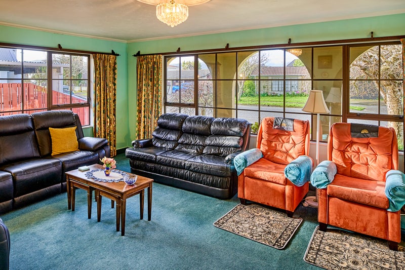 36 Waddington Drive, Naenae, Lower Hutt - Carousel 2