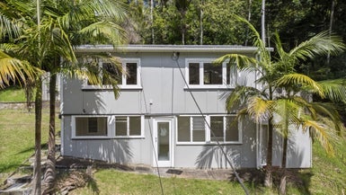 50 Mahoe Road, Titirangi, Auckland - Carousel 1