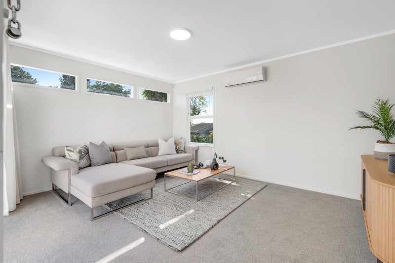 2/66 Prince Regent Drive, Half Moon Bay, Auckland - Carousel 2