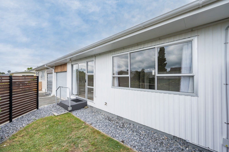 2/104 Grove Street, The Wood, Nelson - Carousel 1