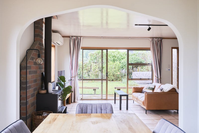 1/2 Fuchsia Place, Birkdale, Auckland - Carousel 2