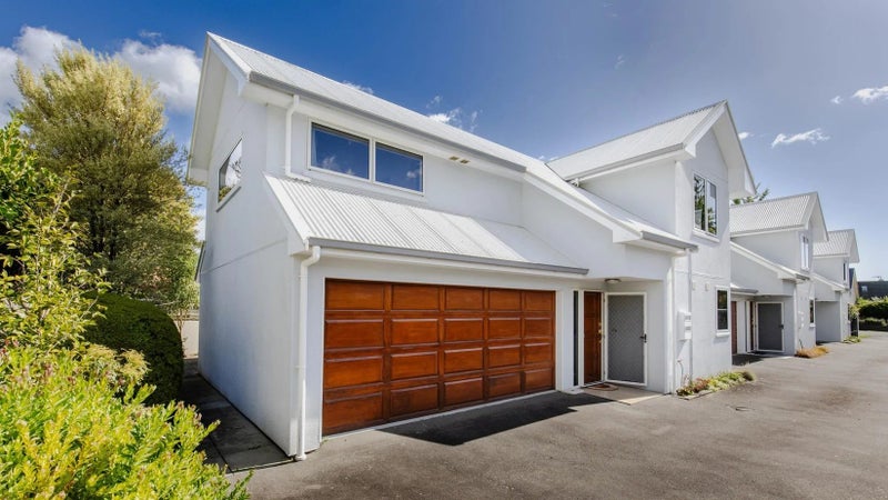 92 HALIFAX Street East, The Wood, NELSON - Carousel 2