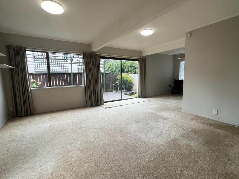 9B Highland Park Drive, Highland Park, Auckland - Carousel 2