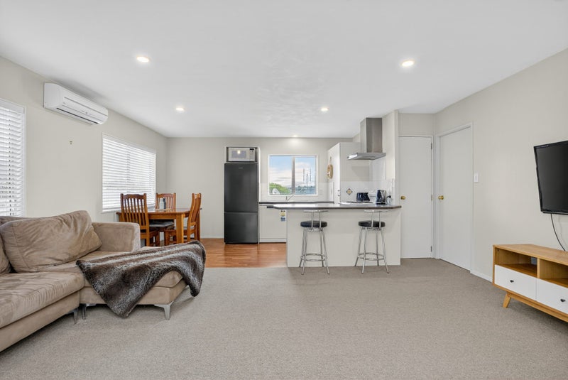 2/74 Sunnynook Road, Sunnynook, Auckland - Carousel 2