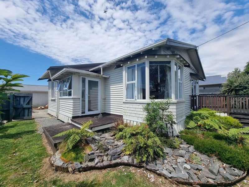 102 Park Street, Hokitika - Carousel 2
