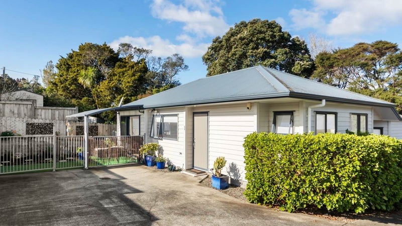 22A Norman Road, Titirangi, Auckland - Carousel 1