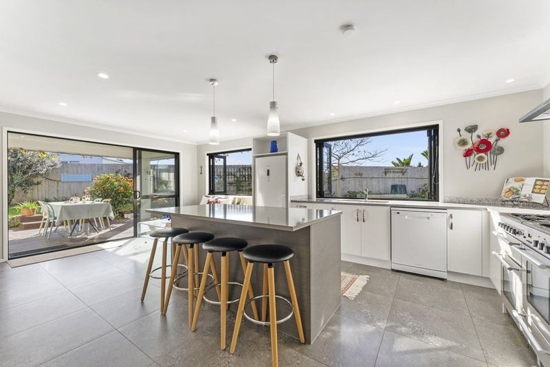 23 Coral Drive, Papamoa Beach, Papamoa - Carousel 1