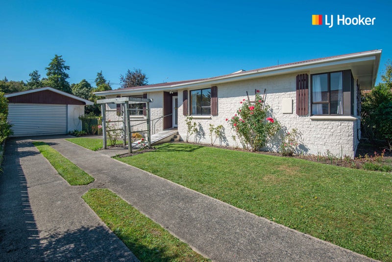 21 Kinmont Crescent, Kinmont Park, Mosgiel - Carousel 1