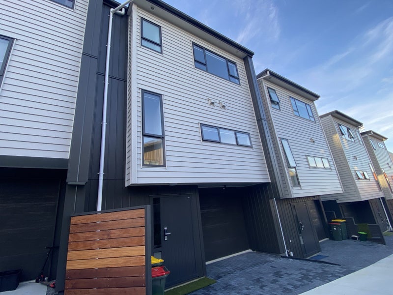 32A Potter Avenue, Northcote, Auckland - Carousel 2