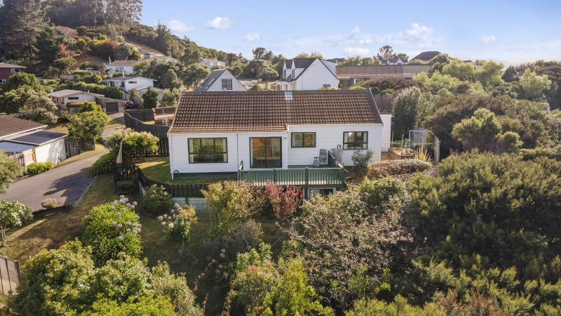 84 Mercury Way, Whitby, Porirua - Carousel 1