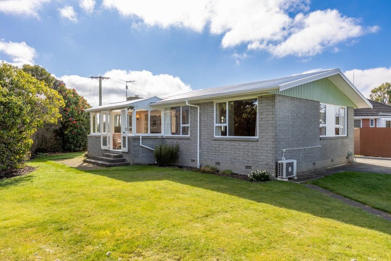16 Geelong Place, Burnside, Christchurch - Carousel 2