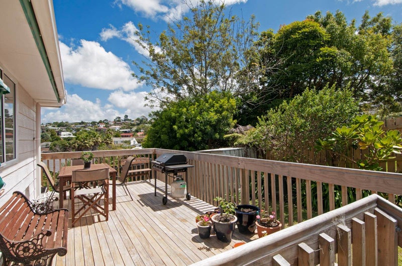1/62 Athena Drive, Totara Vale, Auckland - Carousel 2