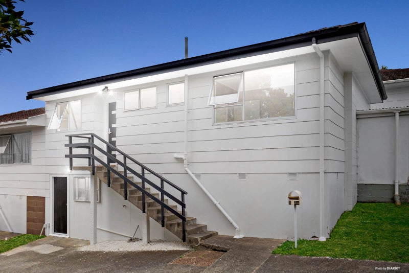 2/34 Sunnynook Road, Sunnynook, Auckland - Carousel 1