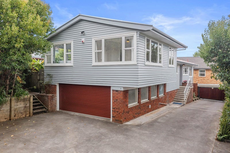 1 Bel Air Drive, Hillsborough, Auckland - Carousel 1