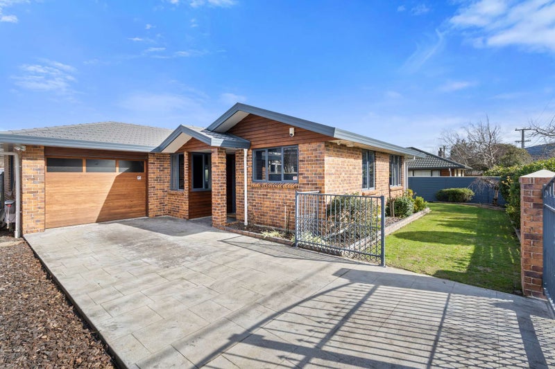 31 Redwood Street, Elderslea, Upper Hutt - Carousel 1