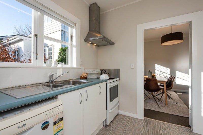 6 Friend Street, Karori, Wellington - Carousel 2