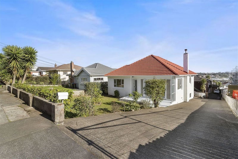 13 Hayr Road, Three Kings, Auckland - Carousel 18