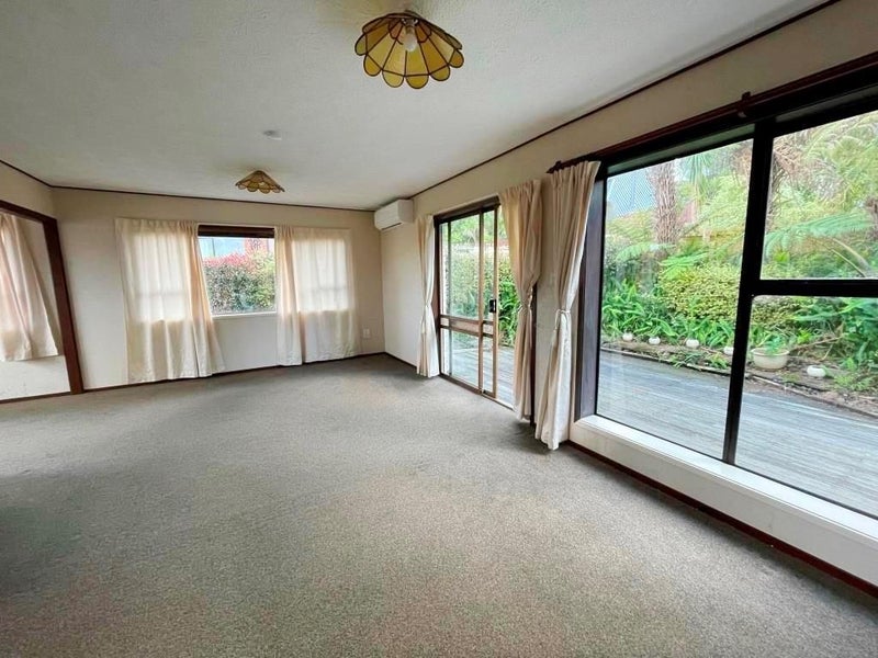 2/9 Seaton Road, Murrays Bay, Auckland - Carousel 2