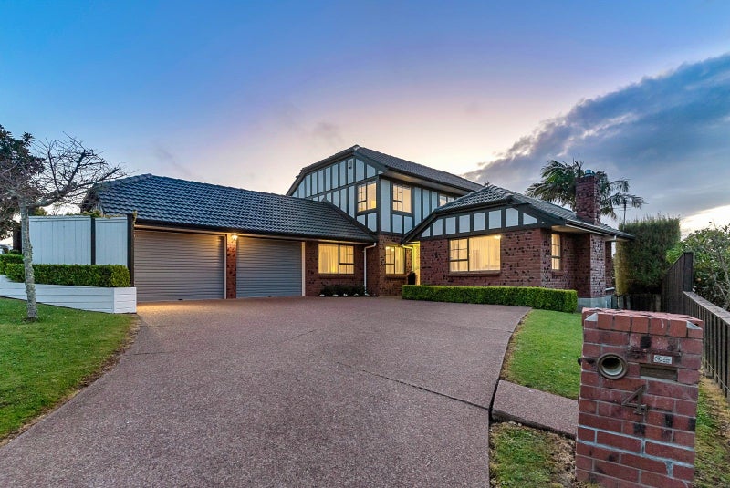 4 Allen Johnston Place, Saint Johns, Auckland - Carousel 1