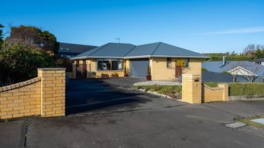 15 Friendship Drive, Waldronville, Dunedin - Carousel 1